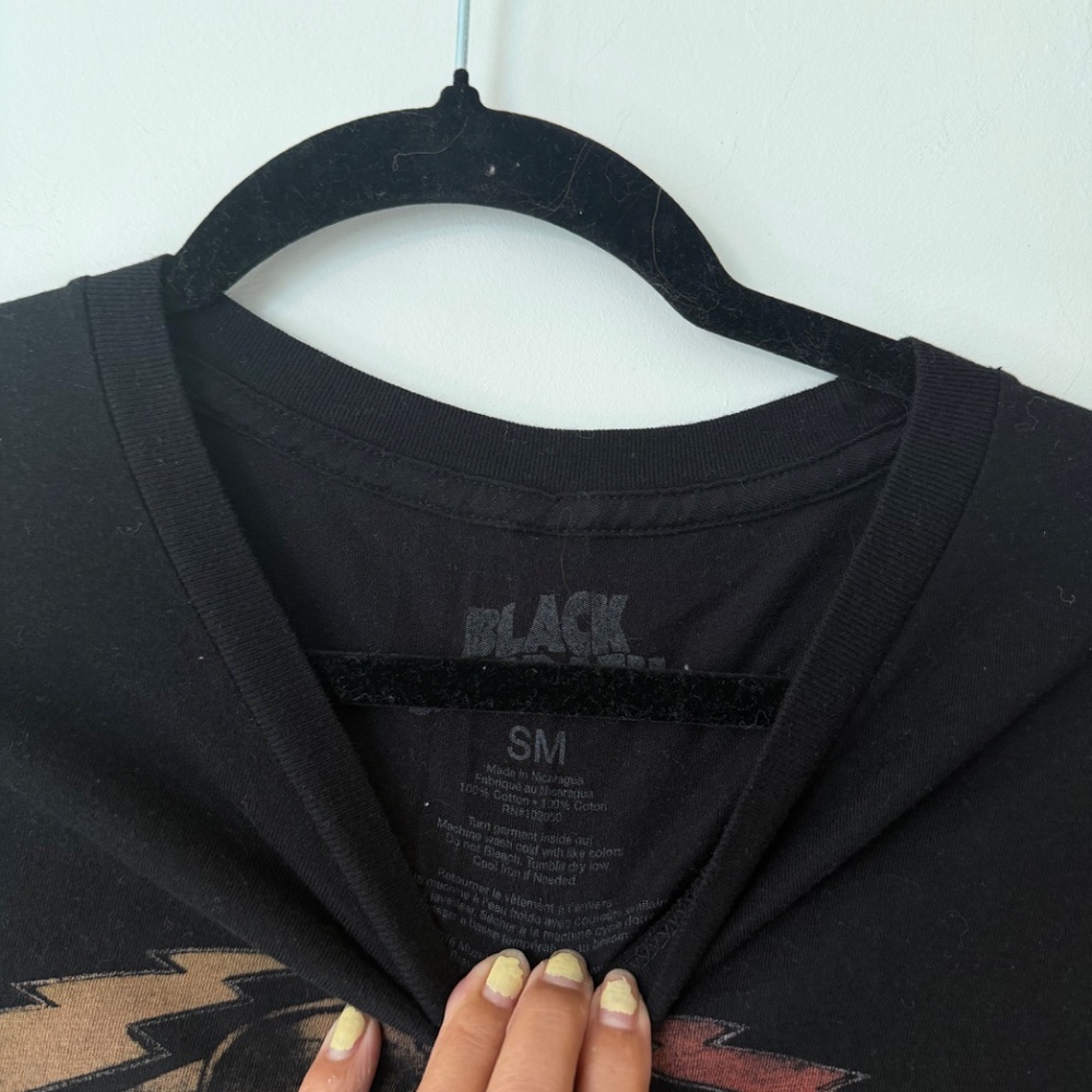 t-shirt - Picture 2 of 2